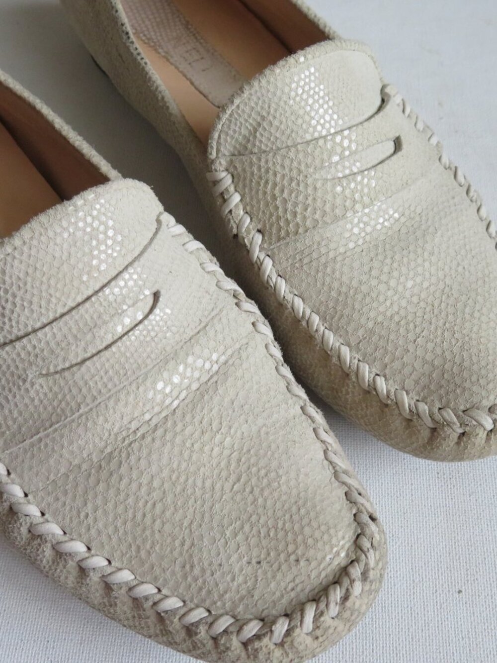 Vaneli Slip On Loafers Metallic White Ivory Women's 8 M - Picture 10 of 11